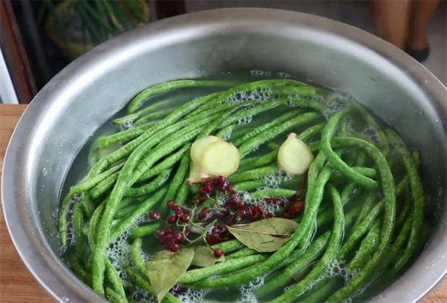 豆角做什么汤好吃 236e6a7d0ab348668b8e47c1bcf539e2.jpeg