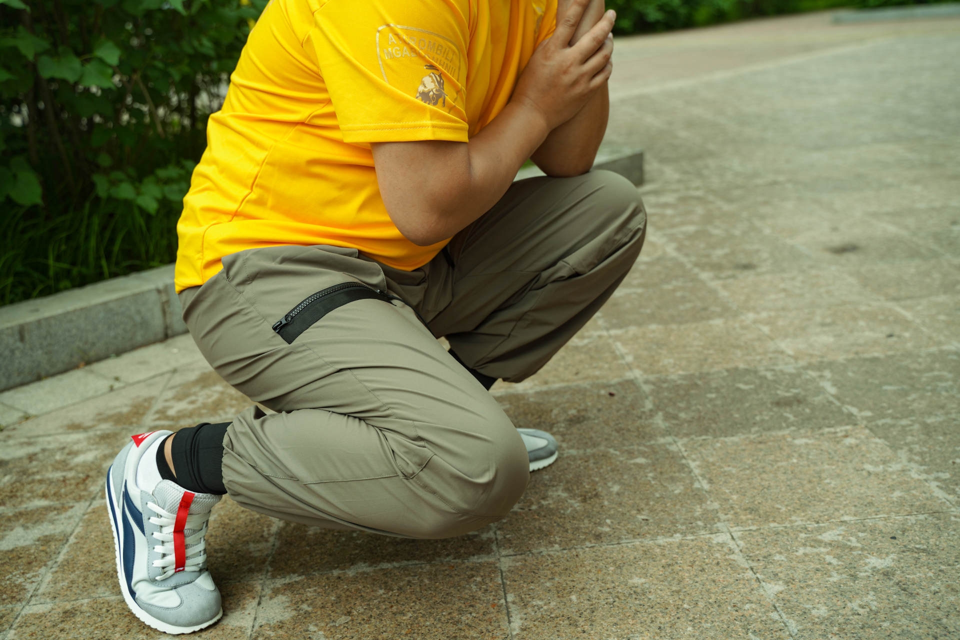 整体 夏天怕晒黑,穿裤子还嫌热?fooxmet风谜吸湿速干休闲裤能解决