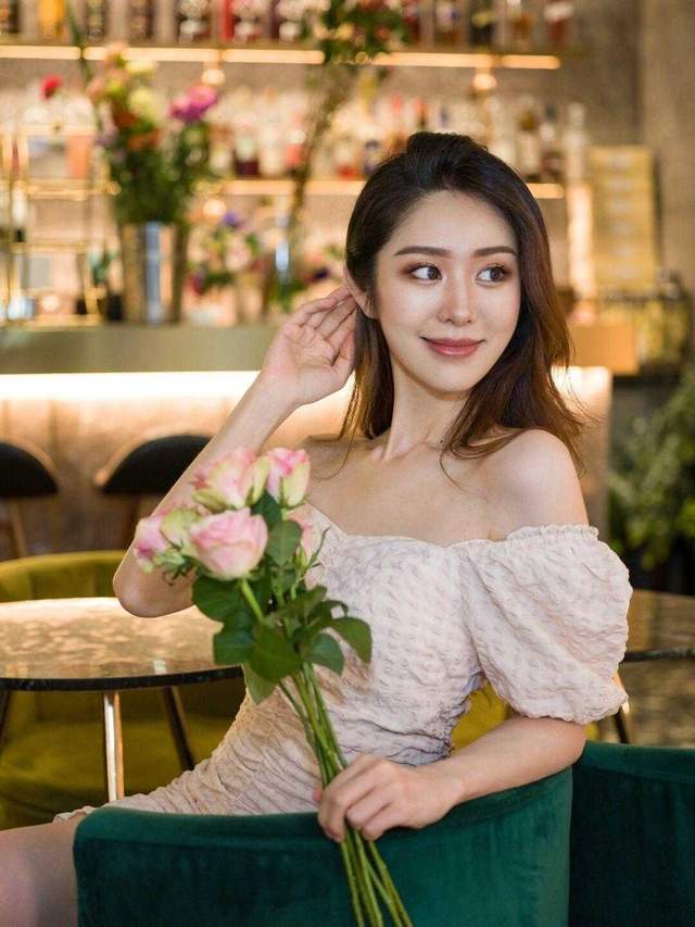 卫衣 如何穿出青春的少女感?配对颜色很重要,让你显得高级又上档次