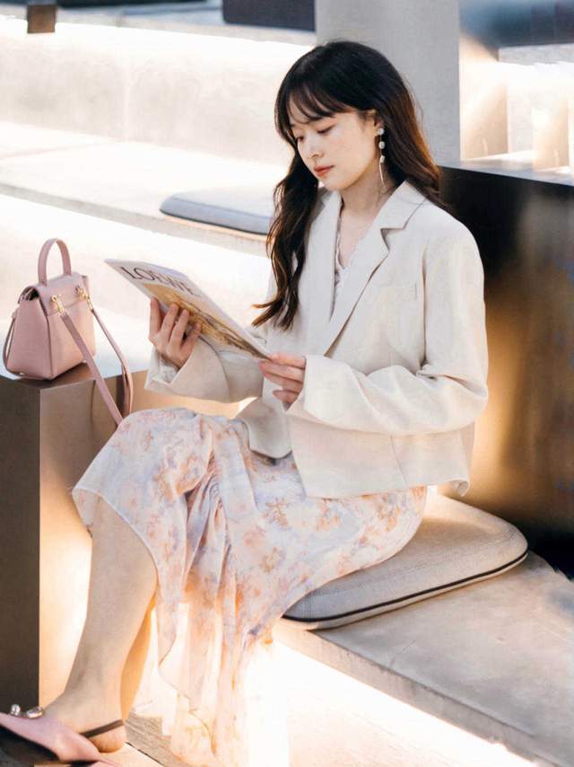 颜色 小个子女生如何穿才时髦？学会4套穿搭时尚和品位兼顾，通勤高级