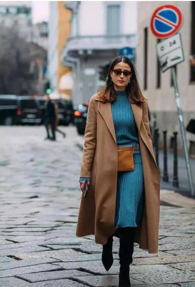 显得 真正优雅高级的女人,都懂得用一条针织裙,穿出秋天的风情万种