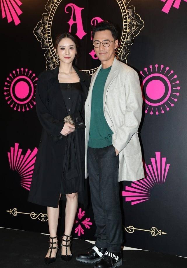 黑色 林峰的小娇妻长相真不赖，五官很有女团感，真实的脸蛋很耐看