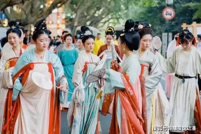 文化 “汉服文化”风靡日漫圈数十年后，三上悠亚却迎来汉服警察的谩骂