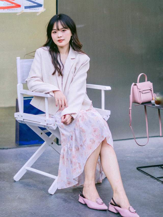颜色 小个子女生如何穿才时髦？学会4套穿搭时尚和品位兼顾，通勤高级