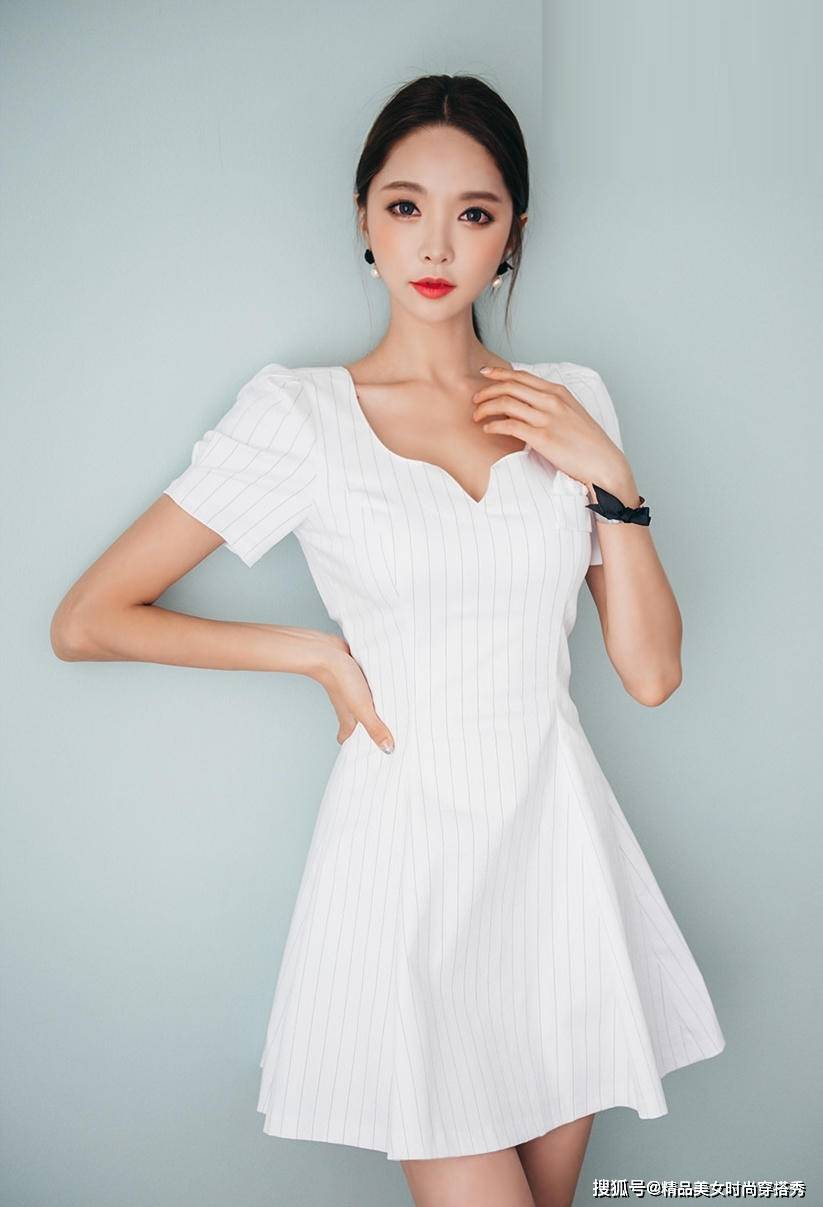 显得 知性与优雅并存的连衣裙，减龄的同时展现了女性独特的美