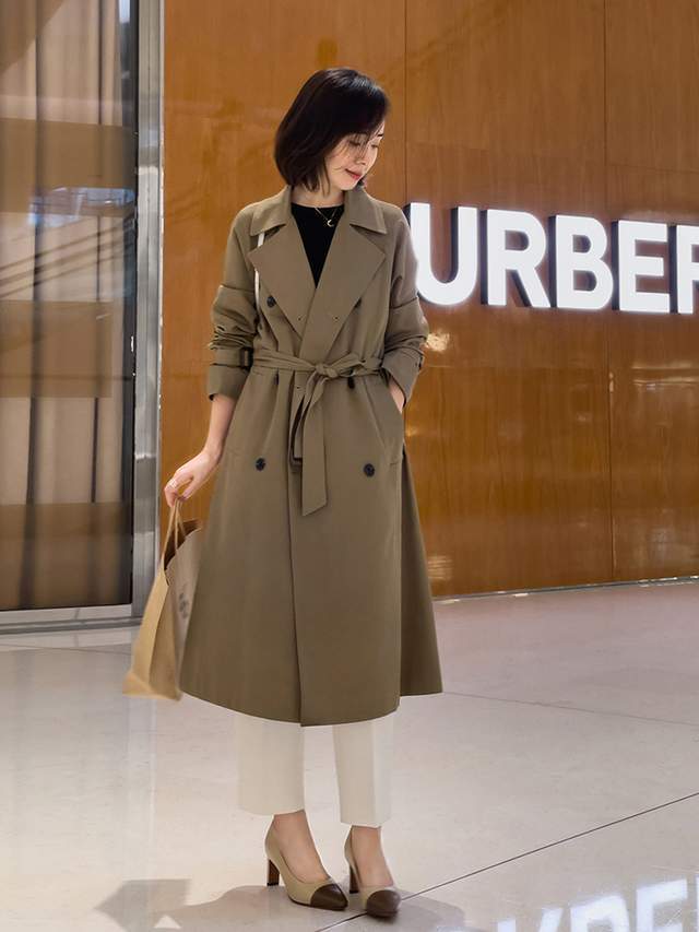 显得 25岁~30岁如何穿可甜可咸？针织开衫搭配短裤或半身裙，高级洋气