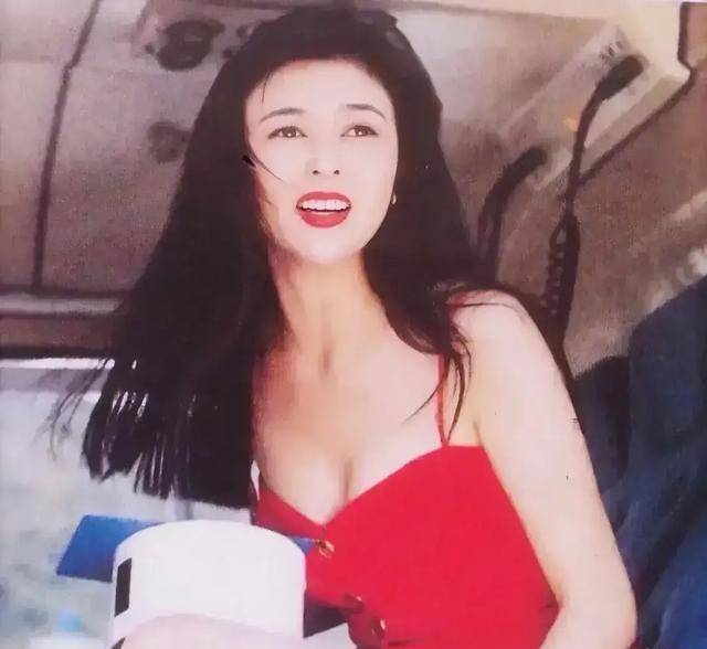 惊艳的美女出场瞬间 ca46335272344525be5a61379e44c368.jpeg