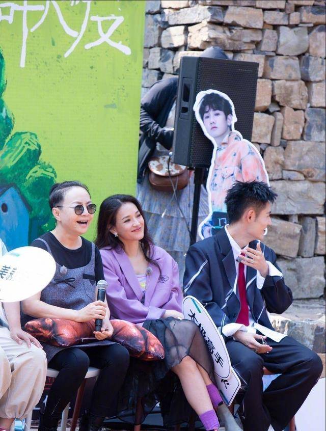 纱裙 舒淇真的很美,350块的西服穿出高定奢侈范,配黑纱裙不要太惊艳