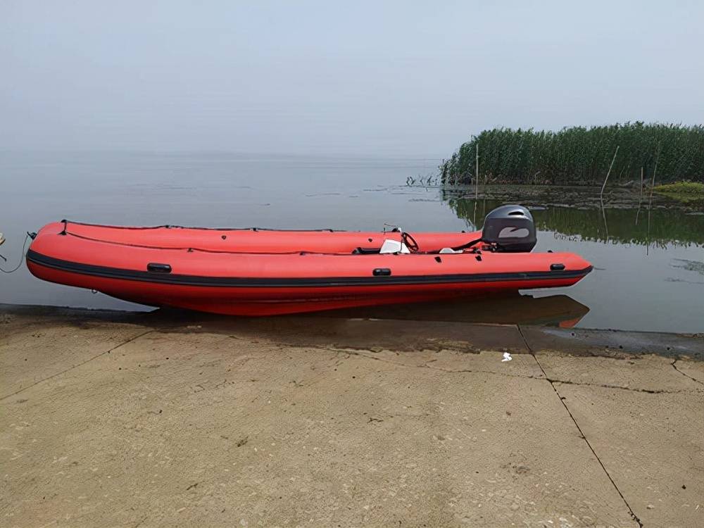 喷泵式冲锋舟喷水组合式防汛抢险艇优质玻璃钢材质