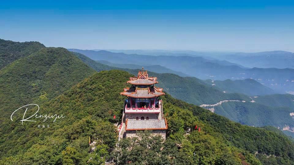 窑洞|长假去山西云丘山景区，小众景区特色民宿，窑洞和山顶太空舱快去体验