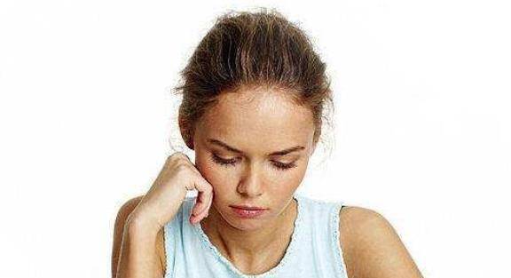 状态|起床先喝水还是先刷牙?很多人弄错了!醒后做这些事对健康影响大