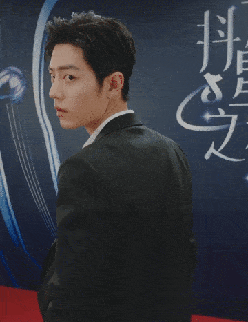 战将|肖战将会成为娱乐圈的“新方向”，你们认为呢？