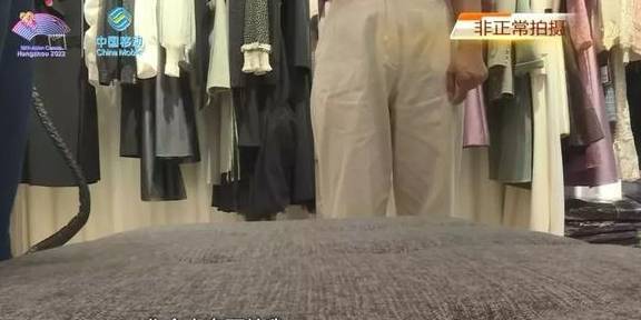崩溃 花了近2万买的裙子是一次性的？杭州女子崩溃：没有店愿意洗