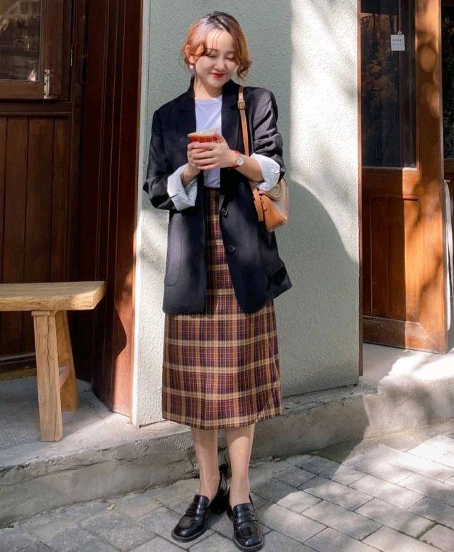 服装 会穿衣搭配的女生确实很惊艳，既优雅又有魅力，轻松美成焦点
