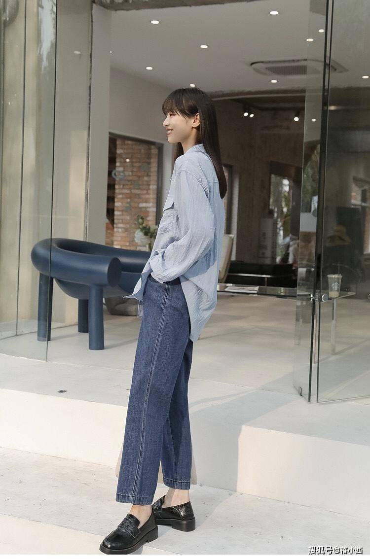 卫衣 越简单越高级!早秋推荐4条长裤,搭配卫衣、毛衣、衬衫都很时髦