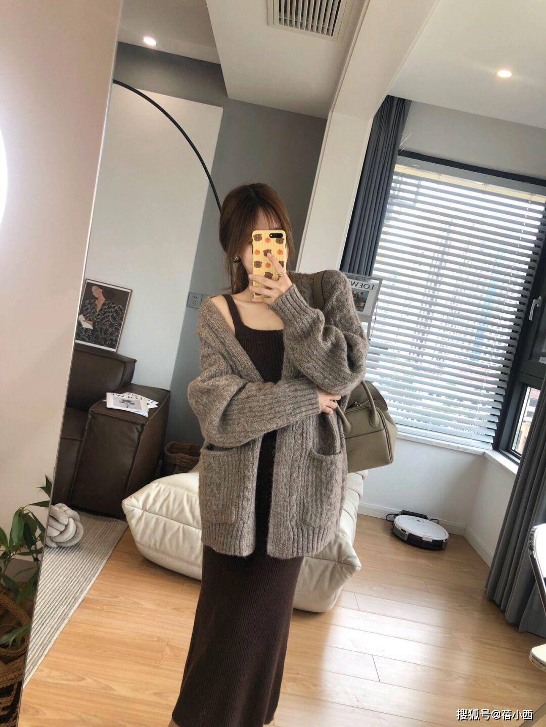 黑色 超实用的开衫搭配技巧，让博主教你如何摆脱老气感，惊艳整个秋天