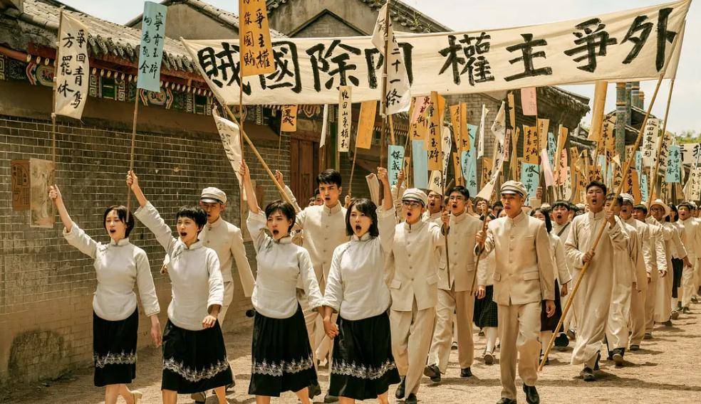 因为|《1921》爆了，除了主演阵容以外，这部电影背后的故事更让人揪心