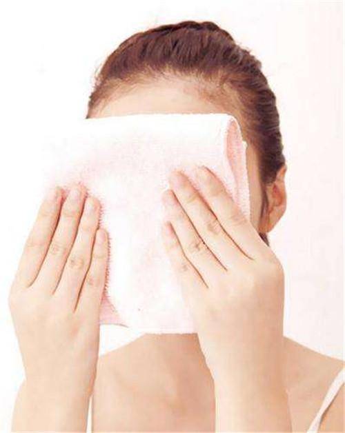 方法面部皮肤粗糙又毛孔粗大有救吗？6大日常收缩毛孔紧致皮肤的实用方法技巧推荐