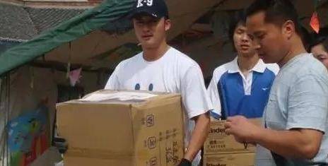 武打|“硬汉”吴京，就这样改写了他的结局，“吴导”名符其实