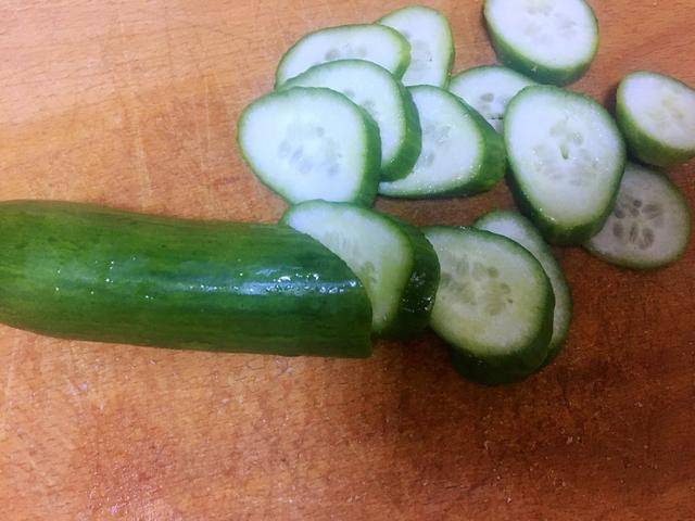 食材|吐司新吃法,加入火腿和鸡蛋,轻松搞定营养早餐