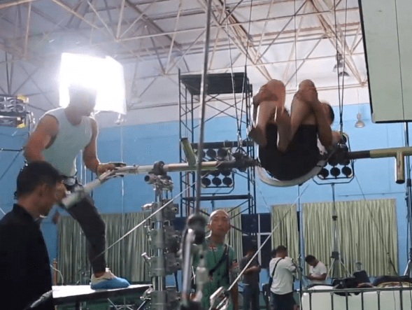 电影|明星片酬8000万，重头戏却要用替身，导演弃用后，拍出这部好片