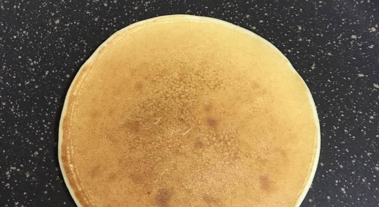 做法|孩子吵着要吃的酸奶松饼，一口平底锅就能搞定，松软好吃又健康