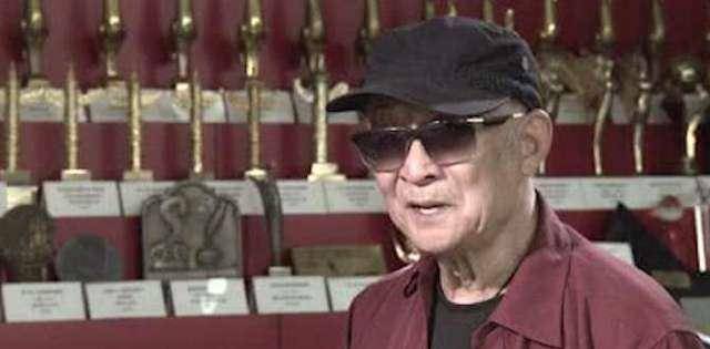 因为|2464人要求“炸死”导演,为了效果炸死军勋犬的姚守岗,被骂了