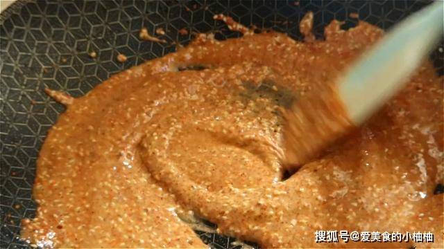 做法|花生米加2个鸡蛋,没想到这么好吃,外酥里脆,当零食下酒都可以