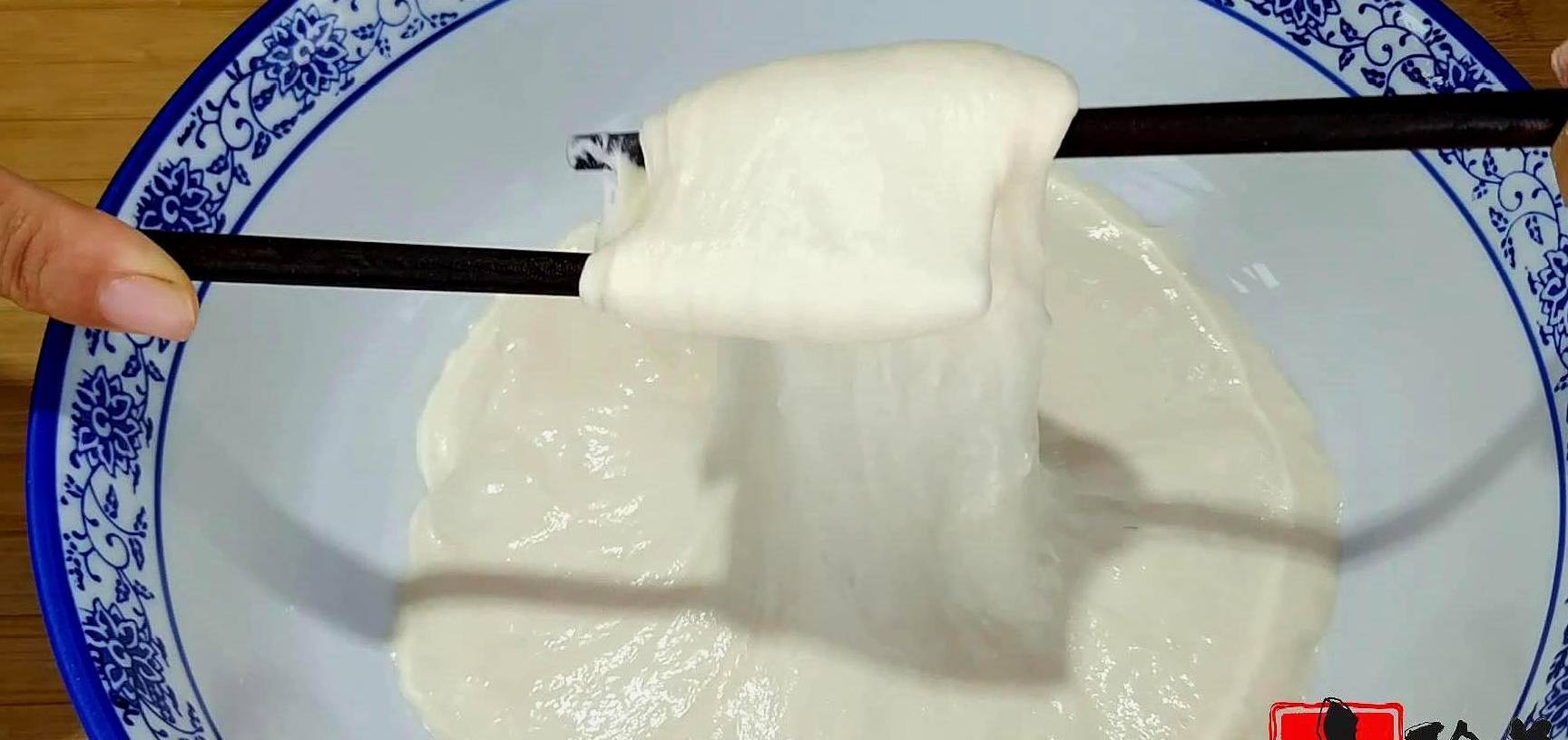 做法|面粉神奇做法，搅一搅，不用烤不油炸，蓬松酥脆，我家一周做3回