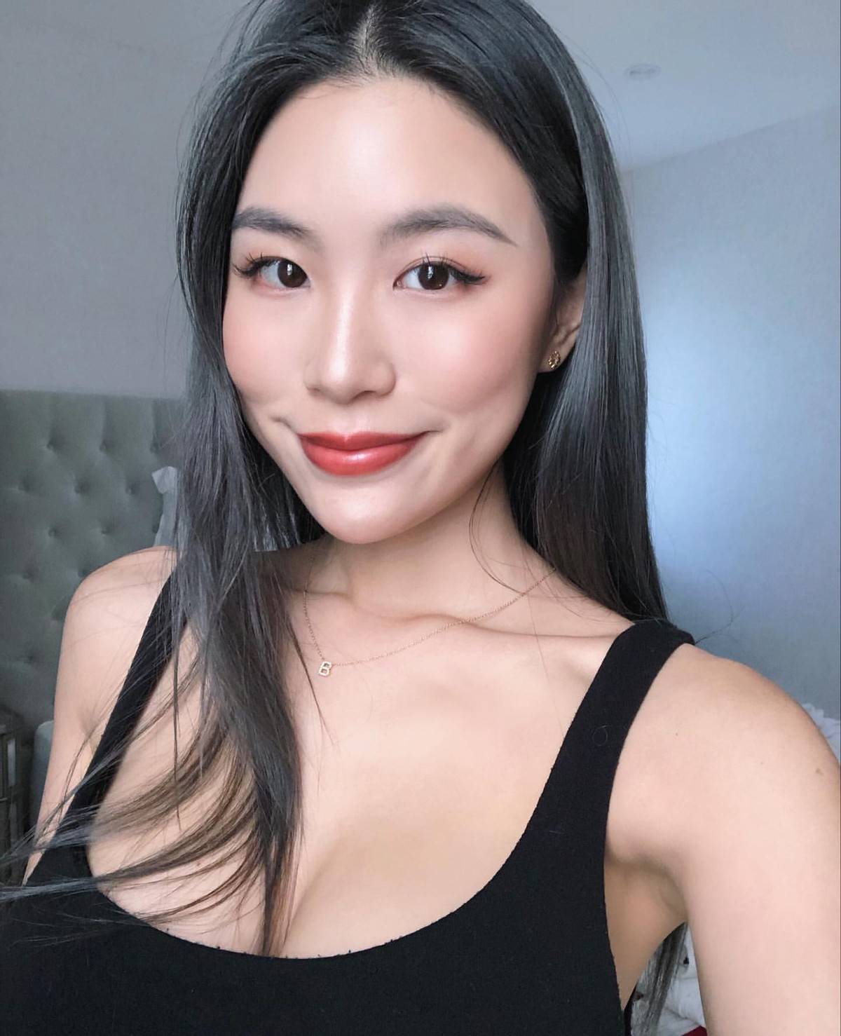 身材 高以翔生前女友虽然长相不惊艳，但气质绝了，“惹火”身材真美