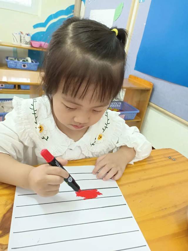 独立|萌娃上学记——华阳幼儿园总园小六班“爱上幼儿园”主题活动