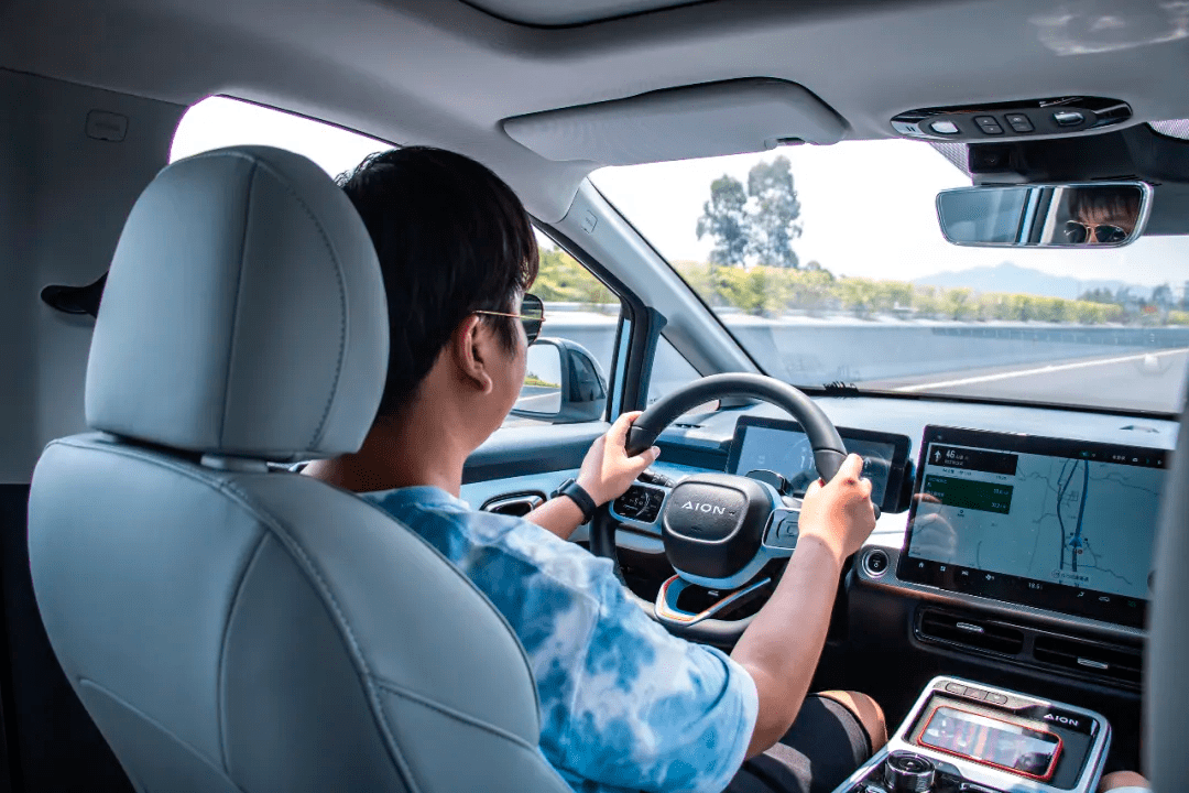 旅游自驾电动车 6f033d13f4fb48c0b475476b97dfa69a.png