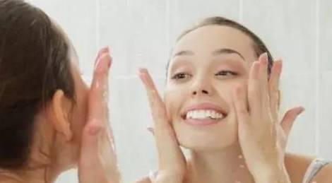 因为|早起后，记住“三个三”，晚睡前，做到“四个要”，更健康长寿！