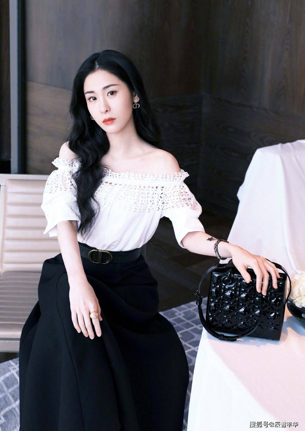 身材 30岁女性不妨尝试“轻熟风”长裙穿搭，减龄又显优雅气质，很时髦