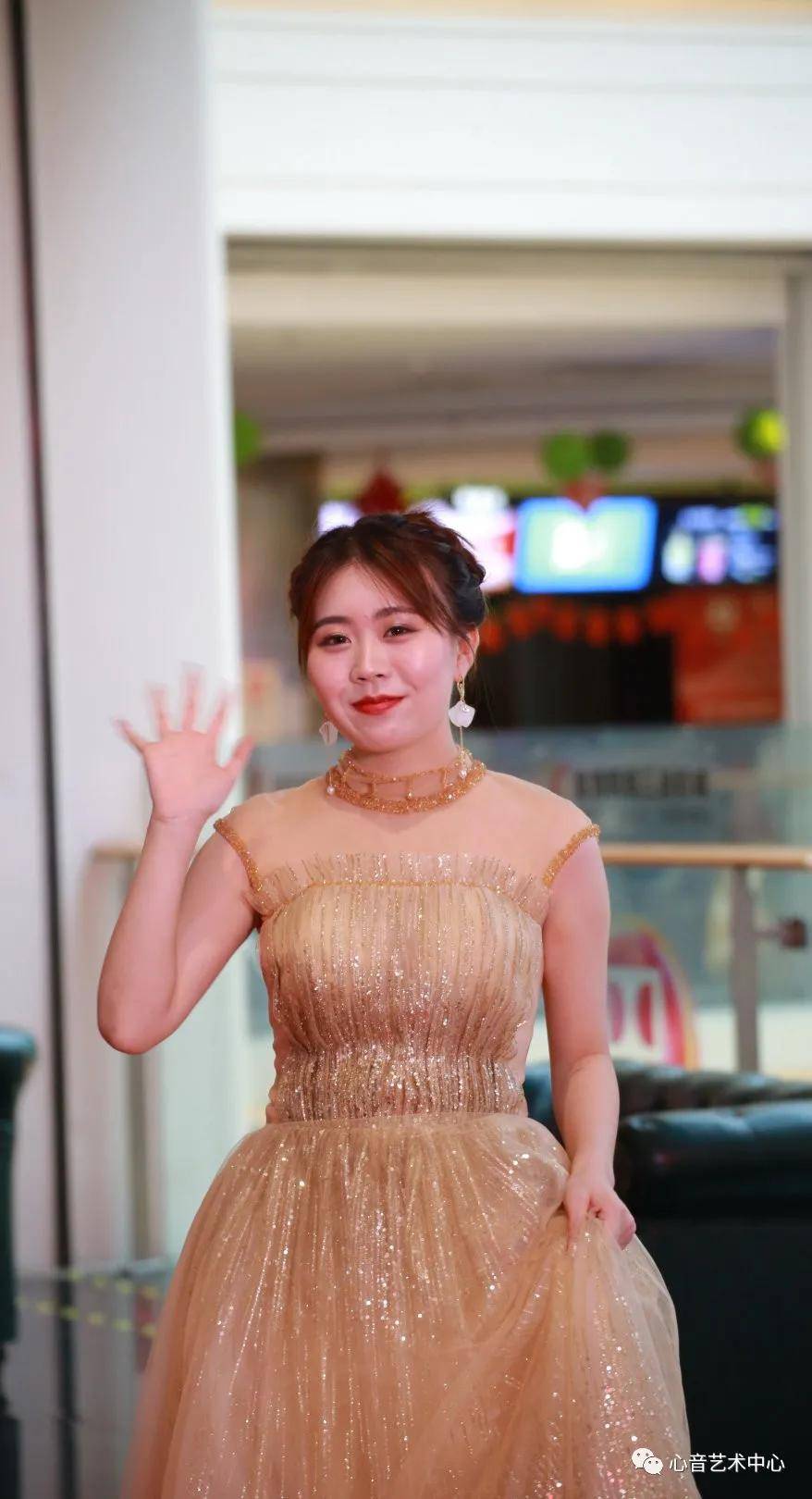 喜讯|《皇帝的新装》盛大首映_心音