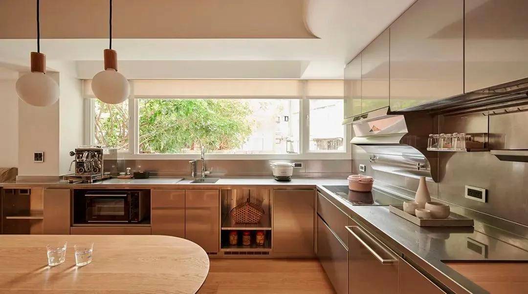 厨房这无敌窗景真是简直了.