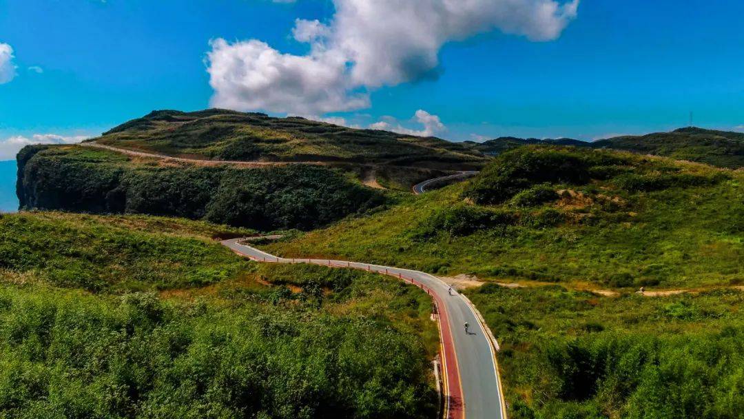 骑聚八面山上演速度与激情大美里耶云端上的骑行开赛