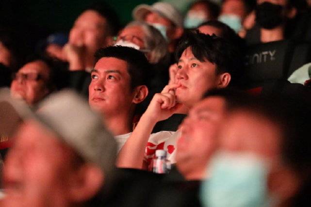 吴京|黄轩吴磊等现身“我和我的父辈”点映，导演沈腾发文回应P图质疑