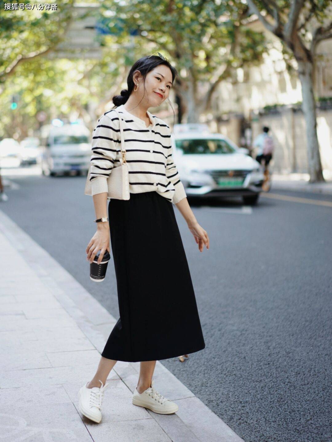 颜色 秋天，“条纹衫”的洋气穿法是这样的，日常实用不挑人，美得高级