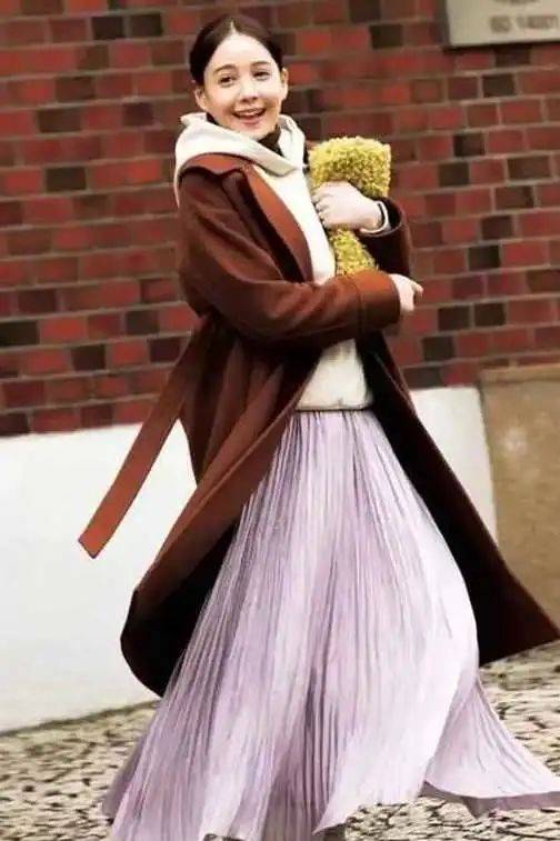 设计 秋天外套里面穿什么?这4种经典内搭让你一直美下去！