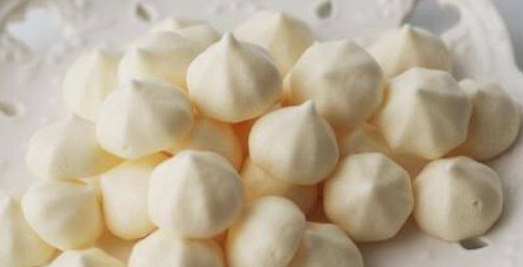 做法|2个蛋清,1盒酸奶,教你做好吃的零食,咬一口嘎嘣脆,入口即化