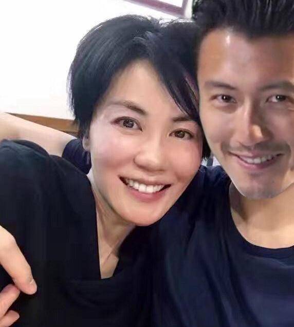 张柏芝和谢霆锋的情史是过期糖却甜到齁