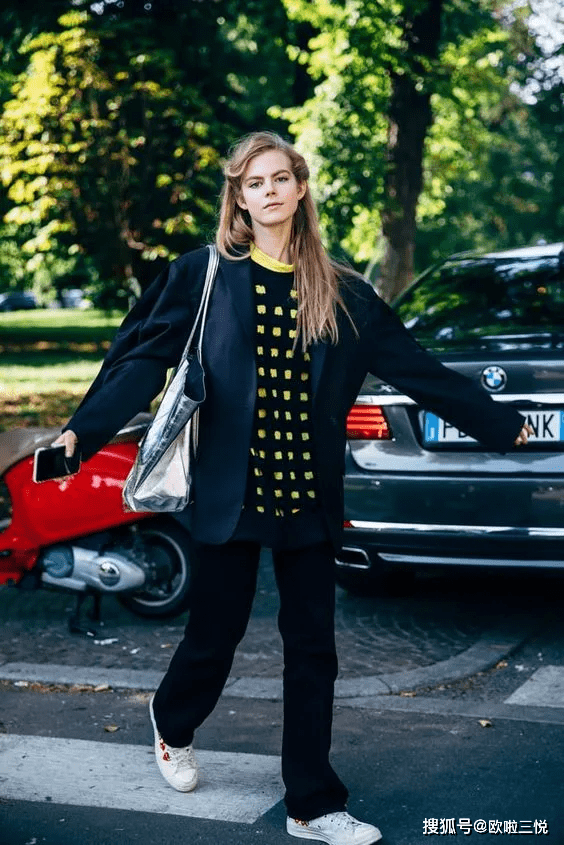黑色 悦穿搭：全身黑色搭配，照样美又气质