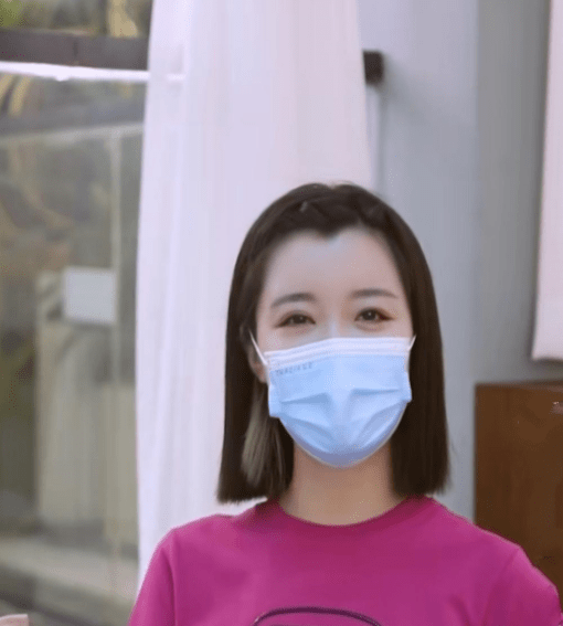 郑女士摘掉口罩!反而疯狂掉粉,流量密码解锁失误?