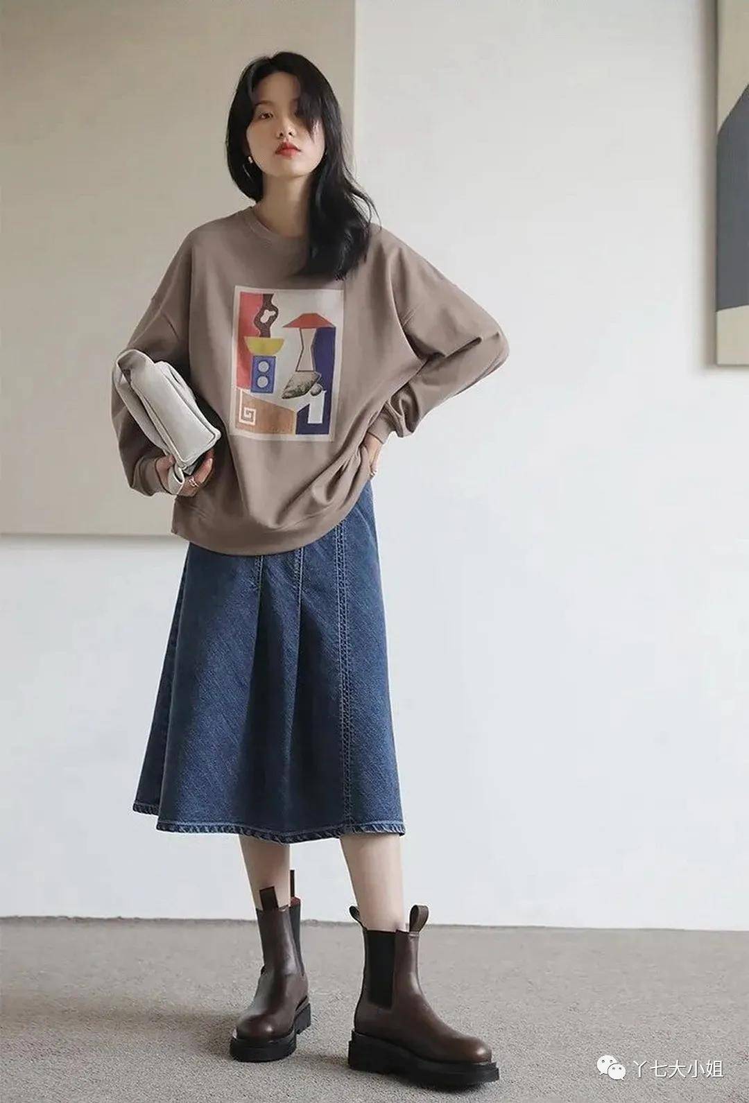 整体 十月份的裙子,这条廓形裙最好穿~