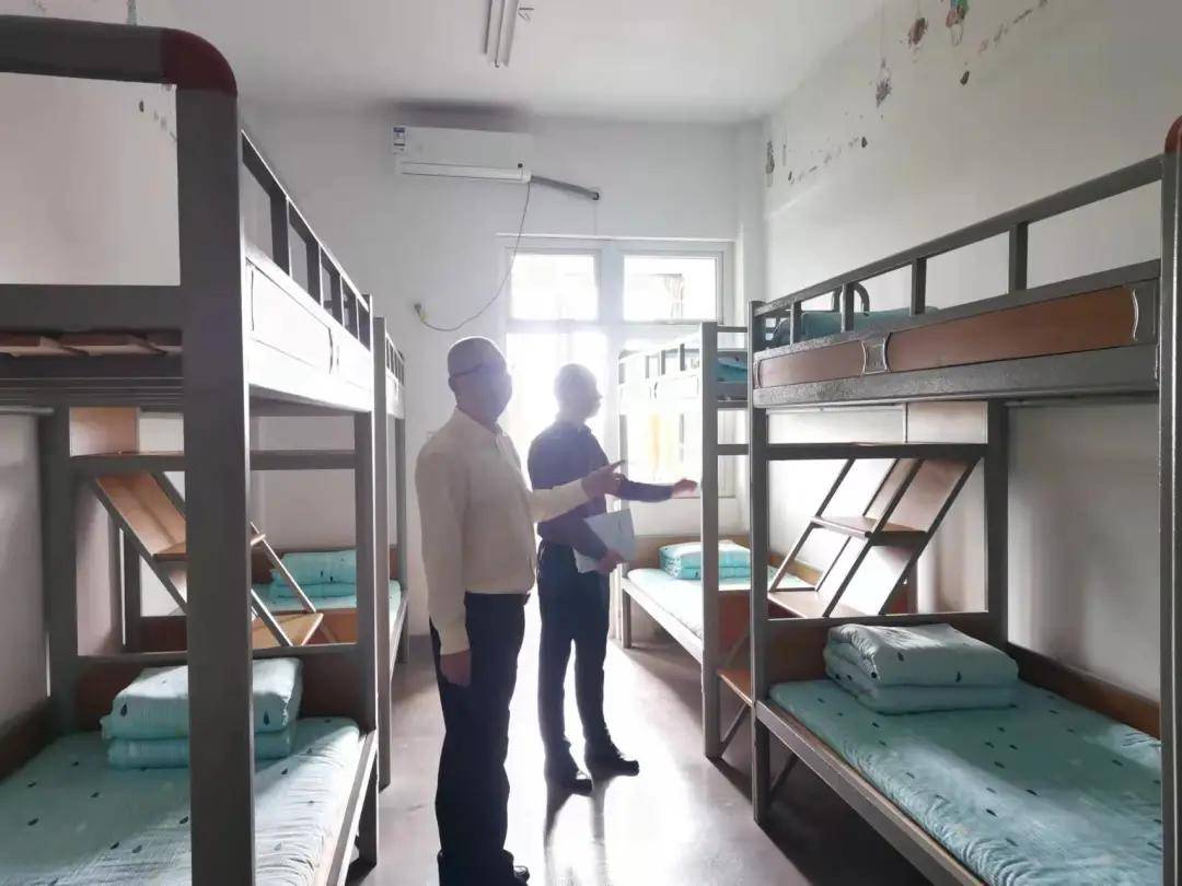 深度交流促均衡发展彭州一中实验学校莅临我校考察交流