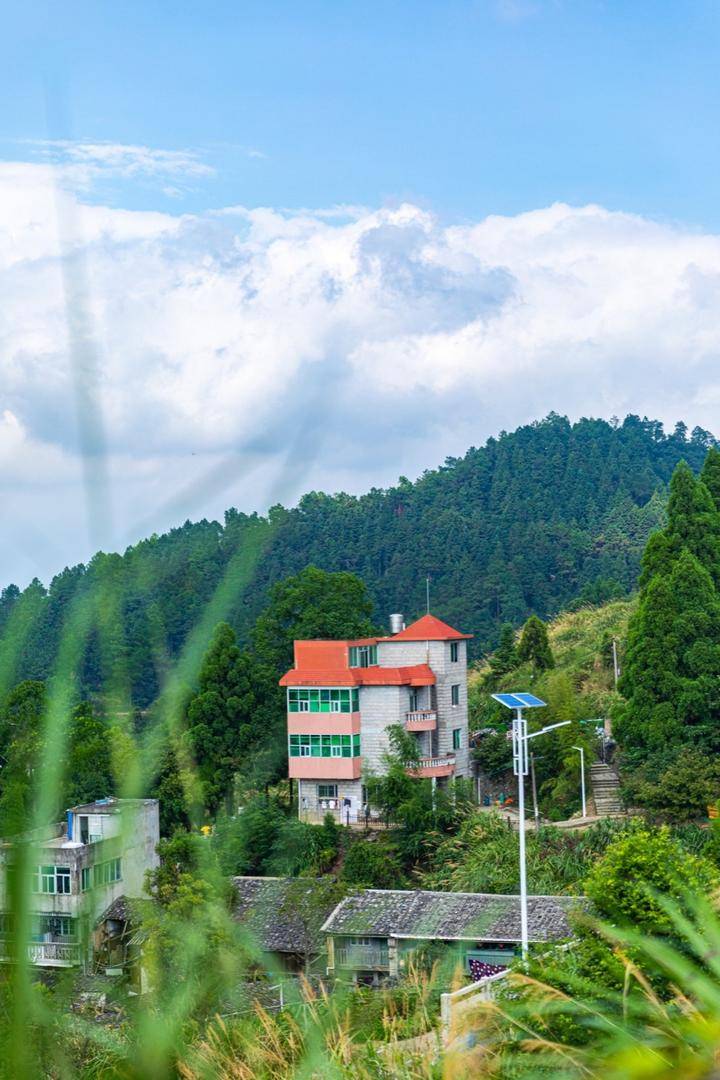 涪陵罗云云上部落:夏季20°c的避暑度假秘境,感受红色革命文化_罗云乡