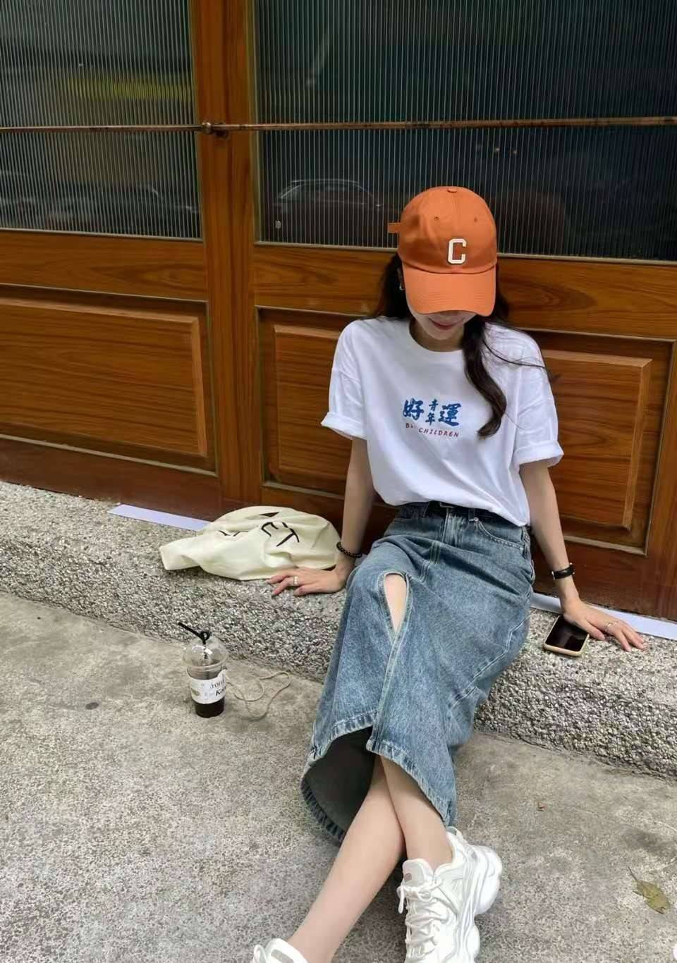 高跟鞋 秋节推荐：半身裙配4款鞋子，小姐姐穿上后，拉升腿型显瘦又显高