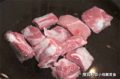 电饭煲|秋后凉意来袭，来一碗莲藕排骨汤，健脾开胃鲜香不腻，秋补最合适