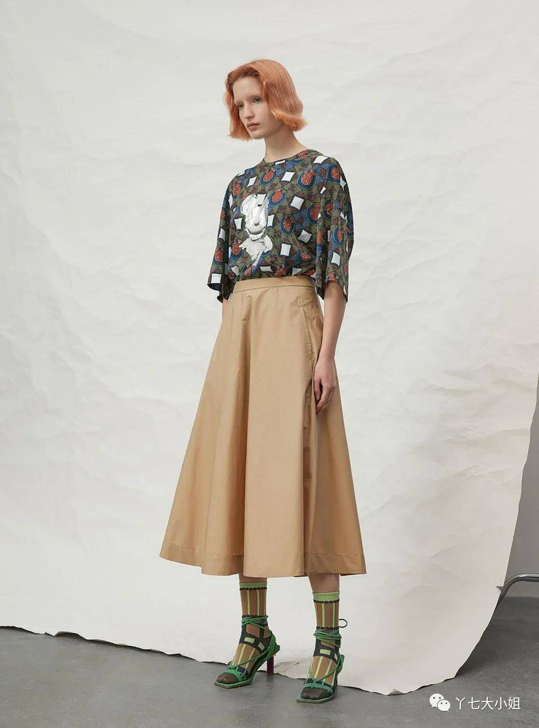 整体 十月份的裙子，这条廓形裙最好穿~